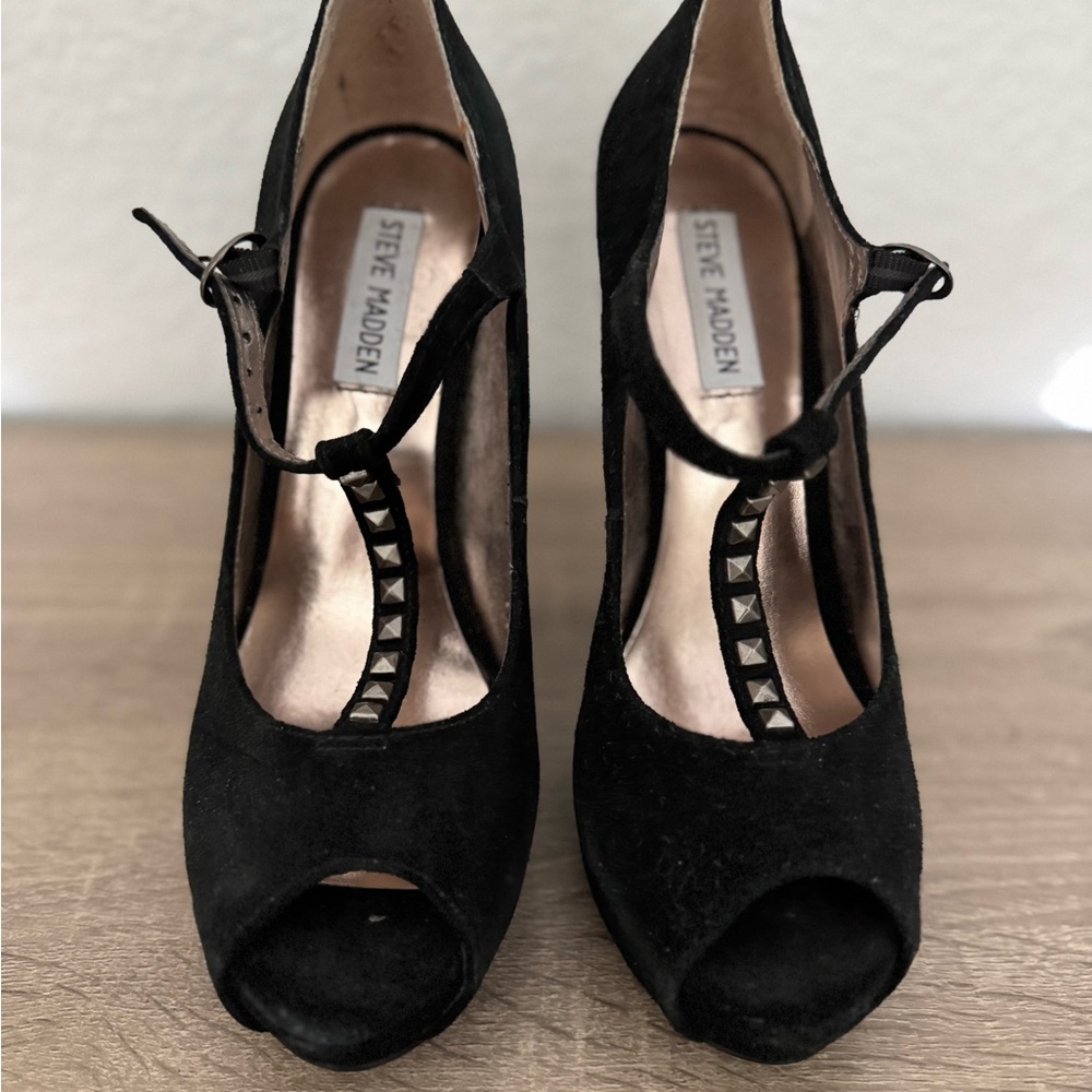 Steve Madden Black T-Strap Peep Toe Heels